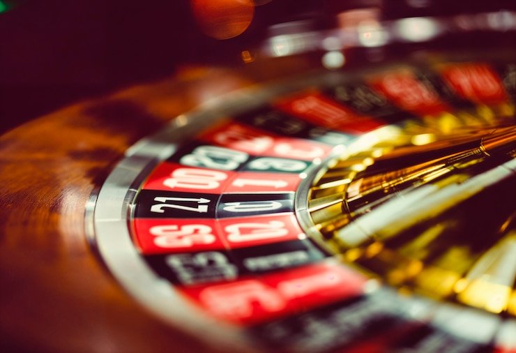 Meja Speed Blackjack dengan dealer profesional di studio bandarjudiindo